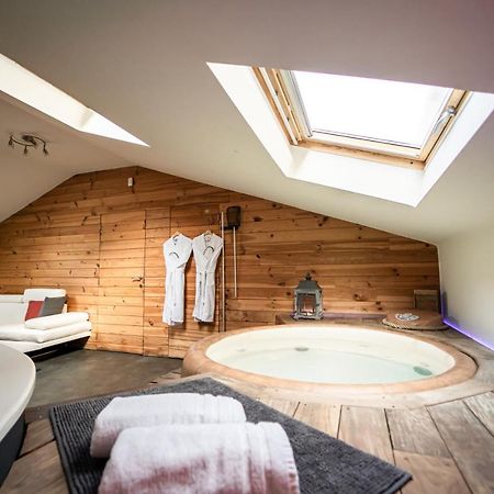 Le Lov'T - Suite Avec Jacuzzi Spontin Экстерьер фото